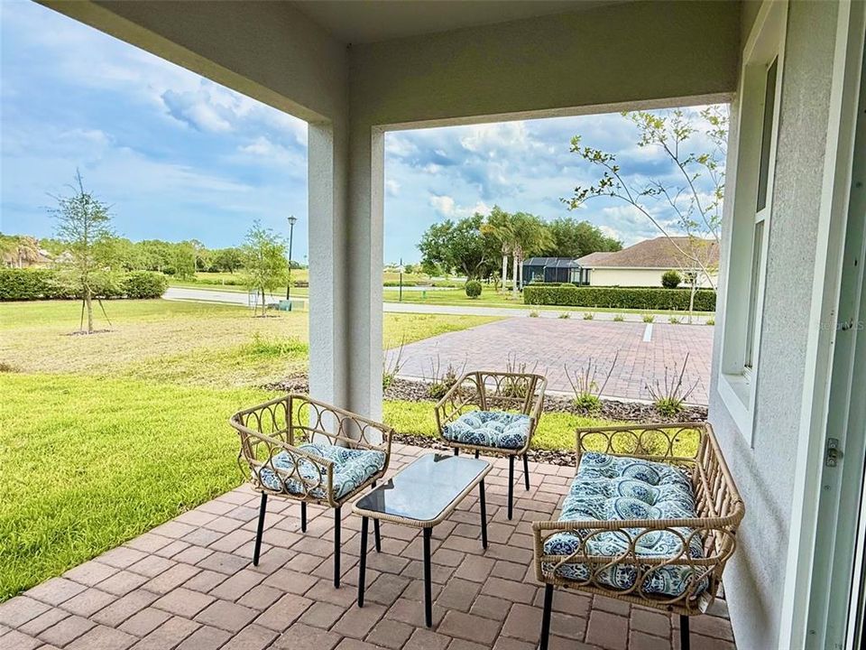 For Rent: $2,650 (3 beds, 2 baths, 2004 Square Feet)
