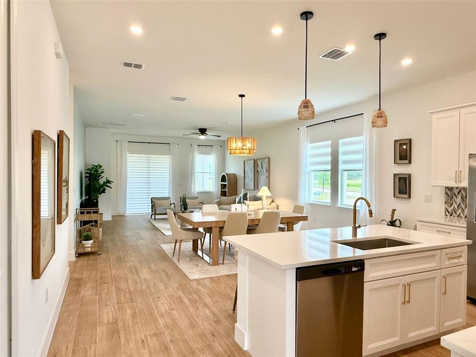For Rent: $2,650 (3 beds, 2 baths, 2004 Square Feet)