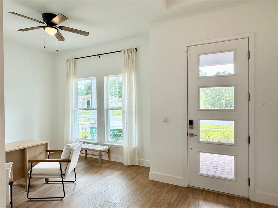 For Rent: $2,650 (3 beds, 2 baths, 2004 Square Feet)