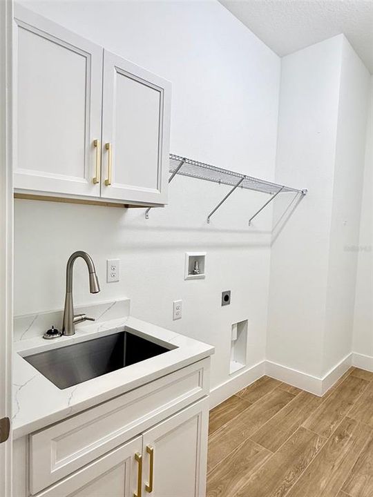 For Rent: $2,650 (3 beds, 2 baths, 2004 Square Feet)