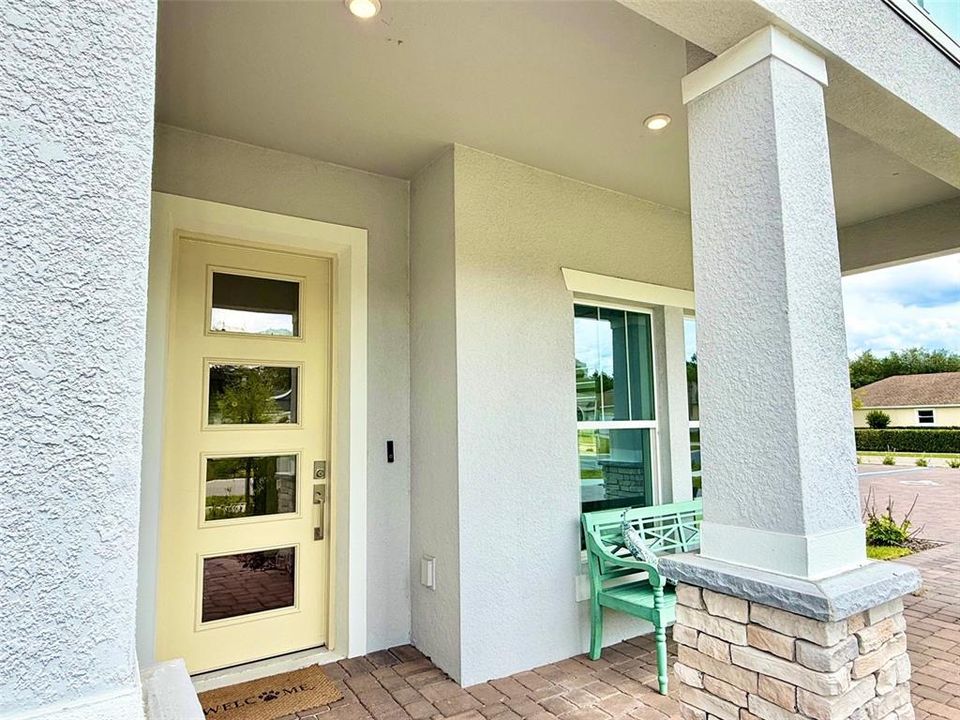 For Rent: $2,650 (3 beds, 2 baths, 2004 Square Feet)