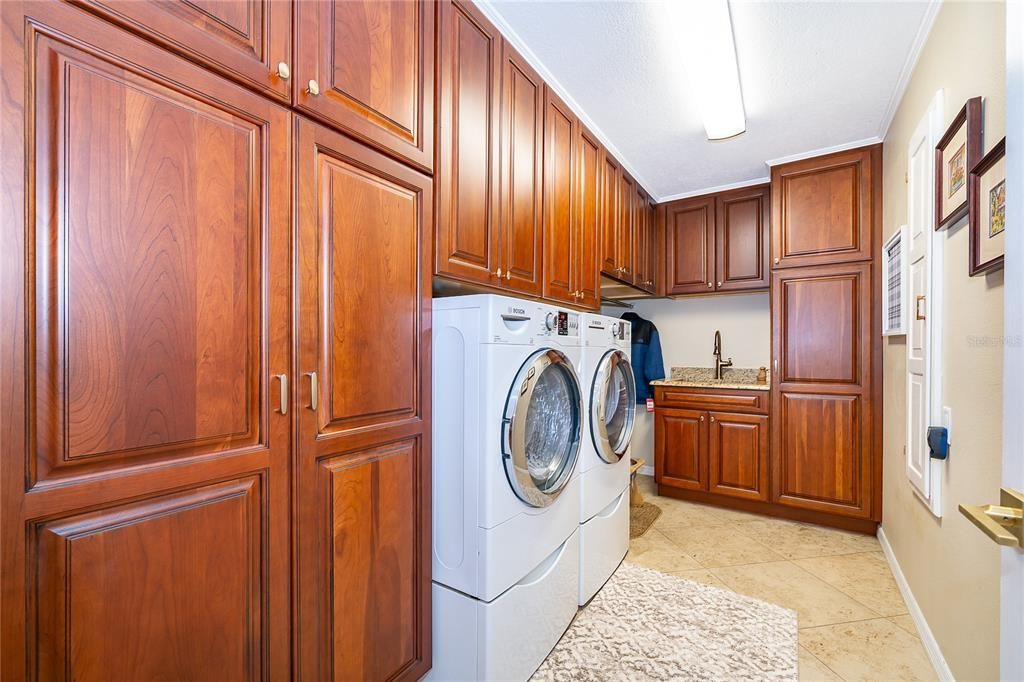For Sale: $1,125,000 (3 beds, 2 baths, 2531 Square Feet)