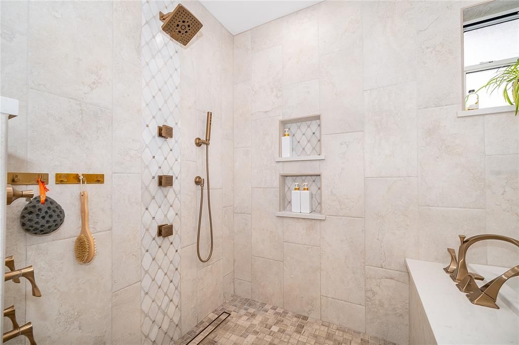 For Sale: $1,125,000 (3 beds, 2 baths, 2531 Square Feet)