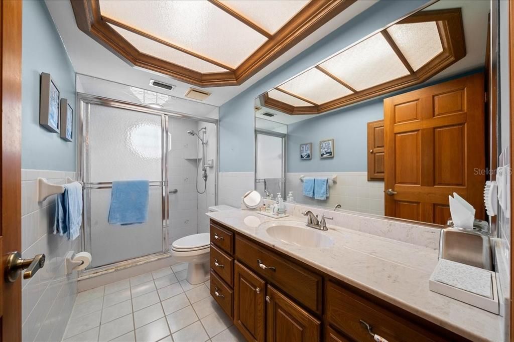 На продажу: $339,900 (3 спален, 2 ванн, 2466 Квадратных фут)