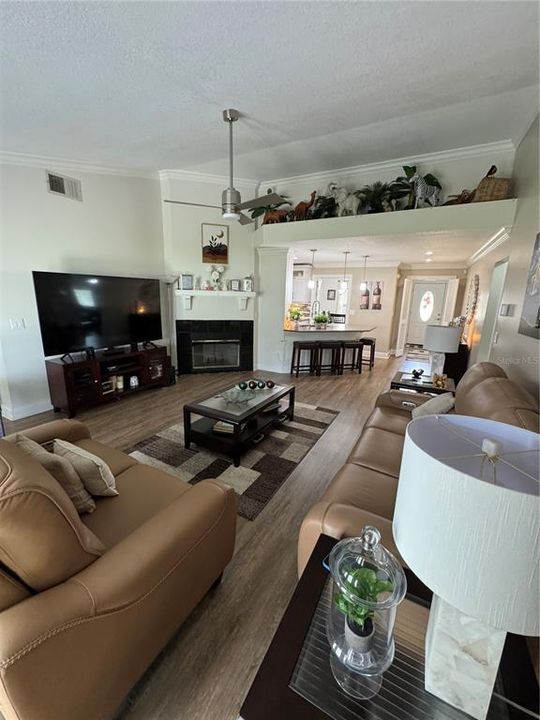 Active With Contract: $450,000 (3 beds, 2 baths, 1860 Square Feet)