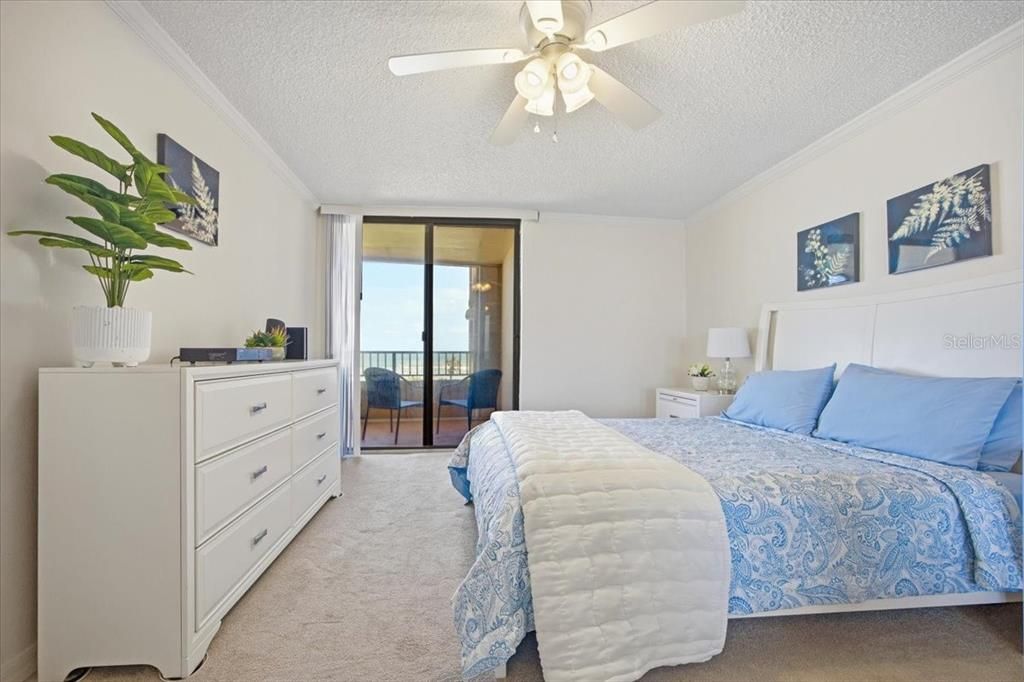 For Sale: $299,000 (2 beds, 2 baths, 1275 Square Feet)