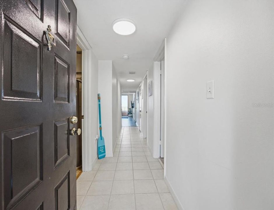 For Sale: $299,000 (2 beds, 2 baths, 1275 Square Feet)