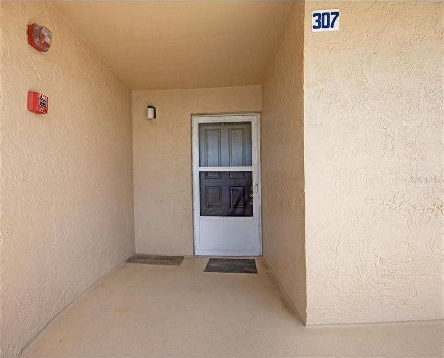 For Sale: $299,000 (2 beds, 2 baths, 1275 Square Feet)