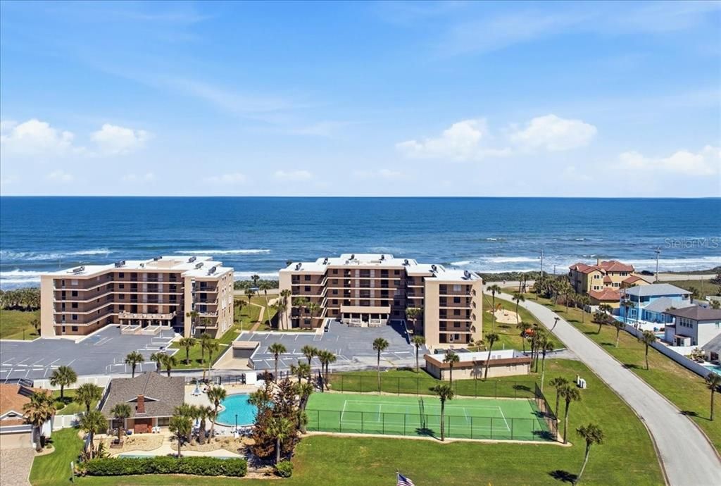For Sale: $299,000 (2 beds, 2 baths, 1275 Square Feet)
