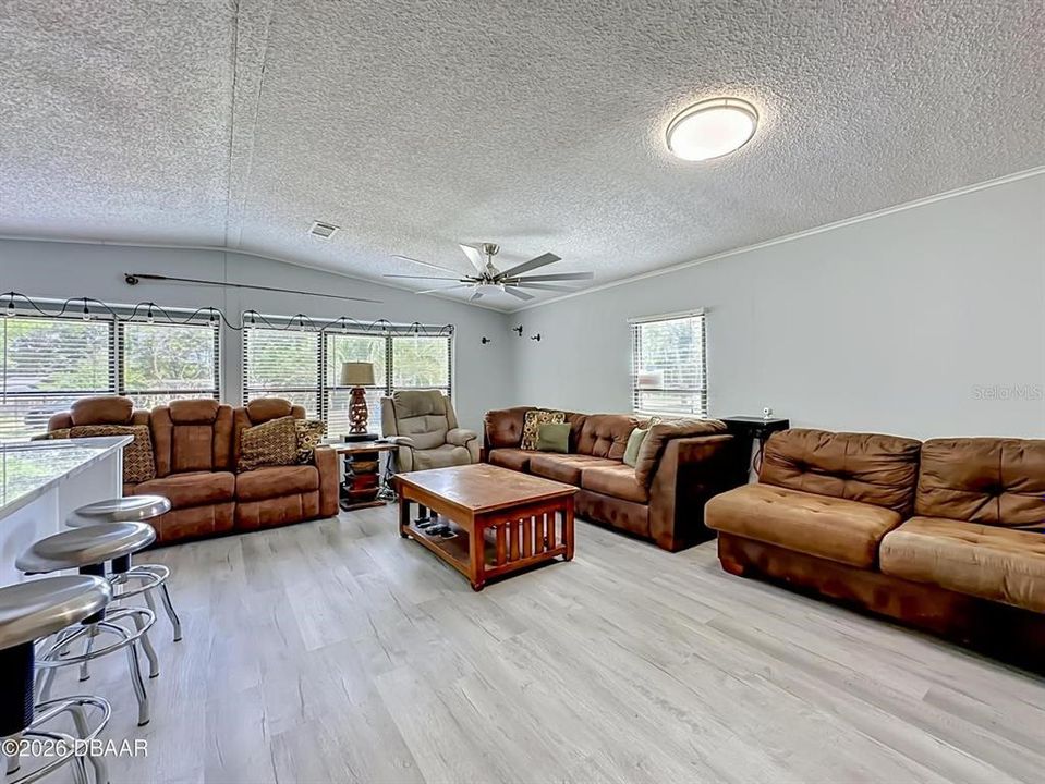 For Sale: $255,000 (4 beds, 3 baths, 1720 Square Feet)