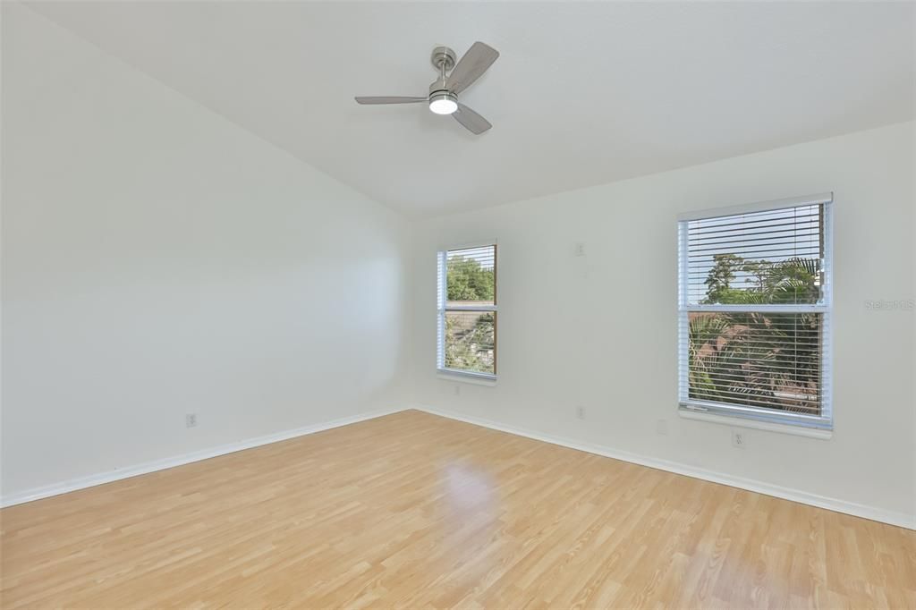 En Venta: $360,000 (3 camas, 2 baños, 1600 Pies cuadrados)