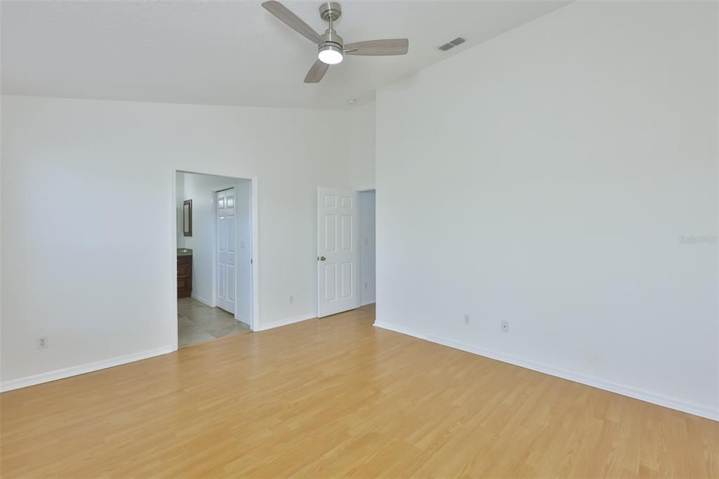 En Venta: $360,000 (3 camas, 2 baños, 1600 Pies cuadrados)