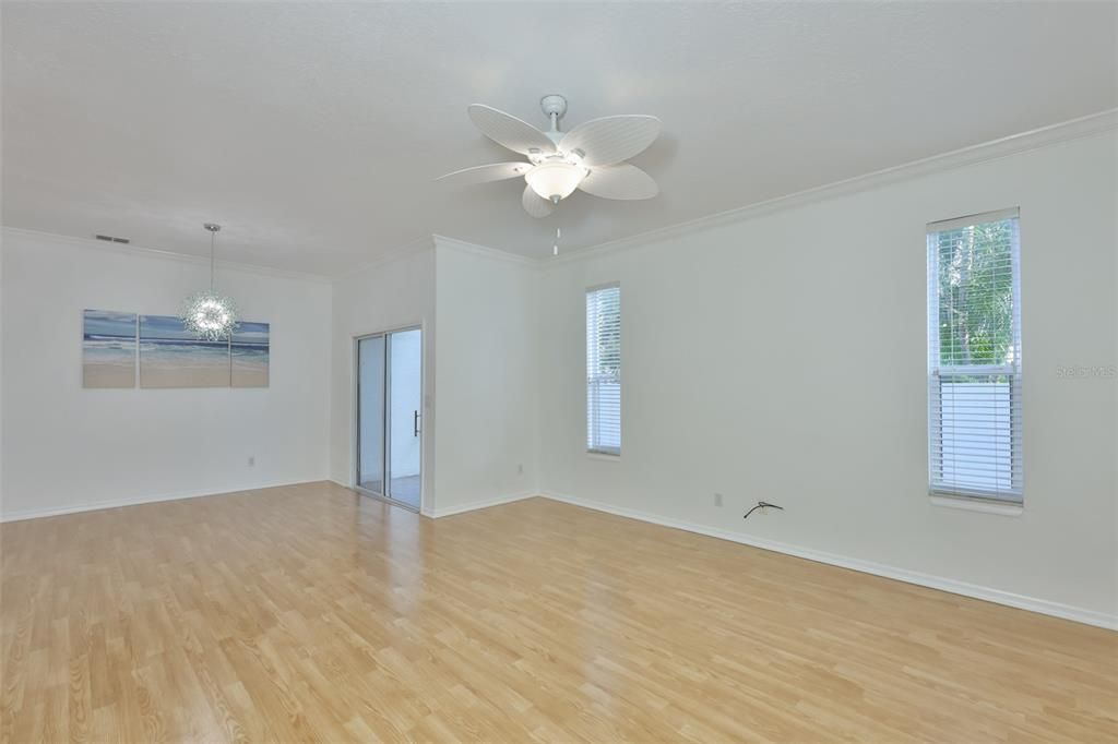 En Venta: $360,000 (3 camas, 2 baños, 1600 Pies cuadrados)