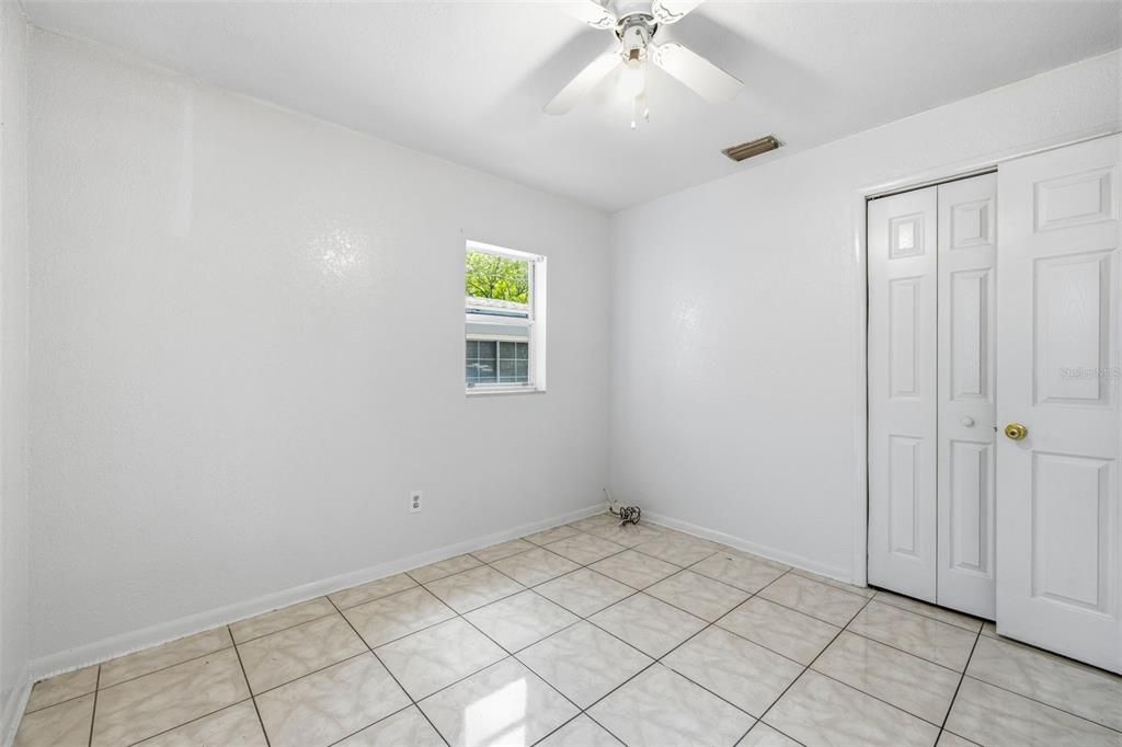Active With Contract: $249,900 (2 beds, 1 baths, 816 Square Feet)
