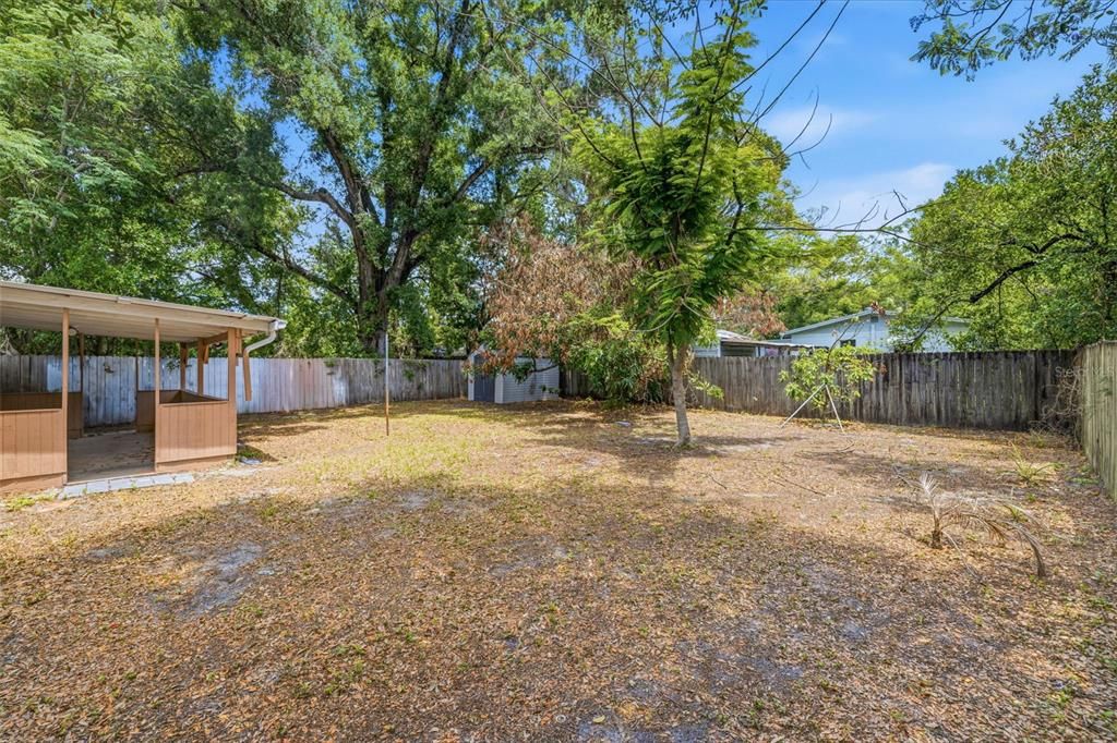 Active With Contract: $249,900 (2 beds, 1 baths, 816 Square Feet)