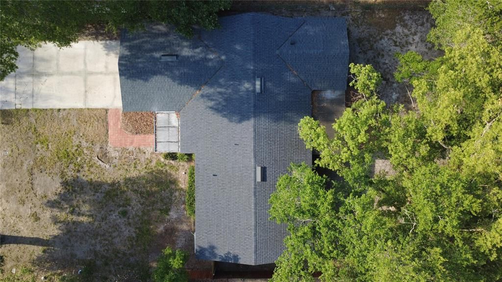 Activo con contrato: $429,900 (4 camas, 2 baños, 1585 Pies cuadrados)