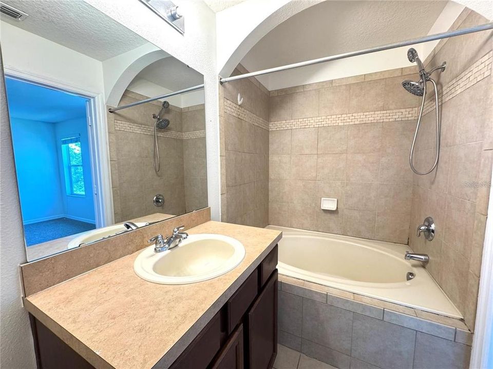 В аренду: $2,149 (3 спален, 2 ванн, 1298 Квадратных фут)