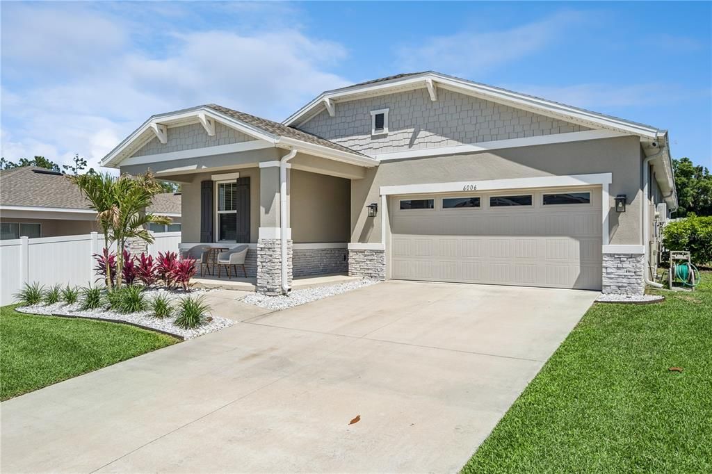 Activo con contrato: $449,000 (4 camas, 3 baños, 2291 Pies cuadrados)