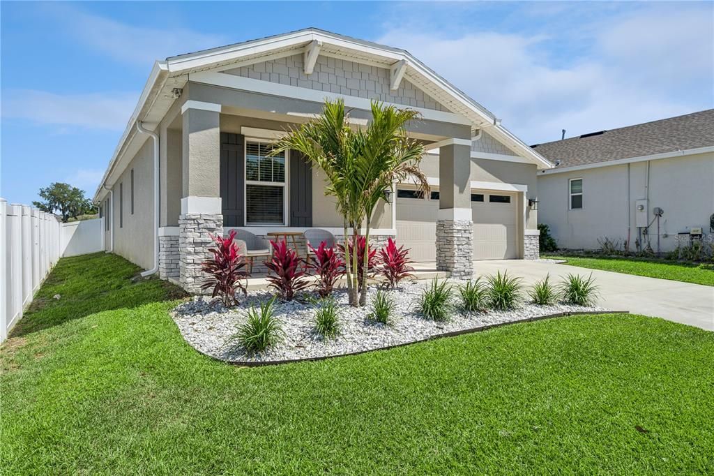 Activo con contrato: $449,000 (4 camas, 3 baños, 2291 Pies cuadrados)