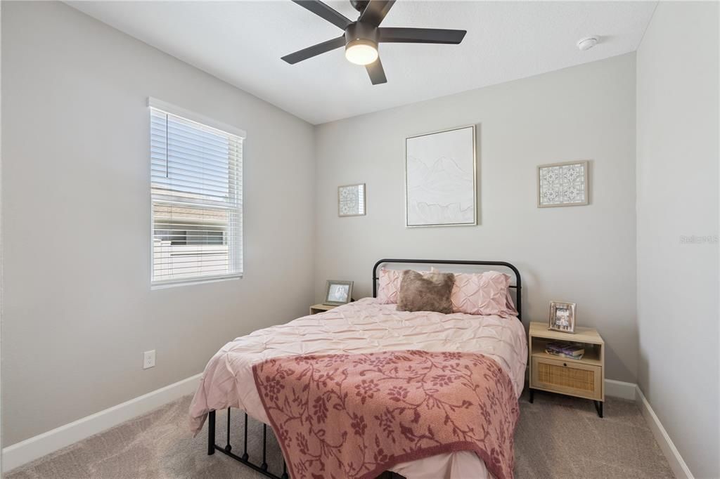 Activo con contrato: $449,000 (4 camas, 3 baños, 2291 Pies cuadrados)