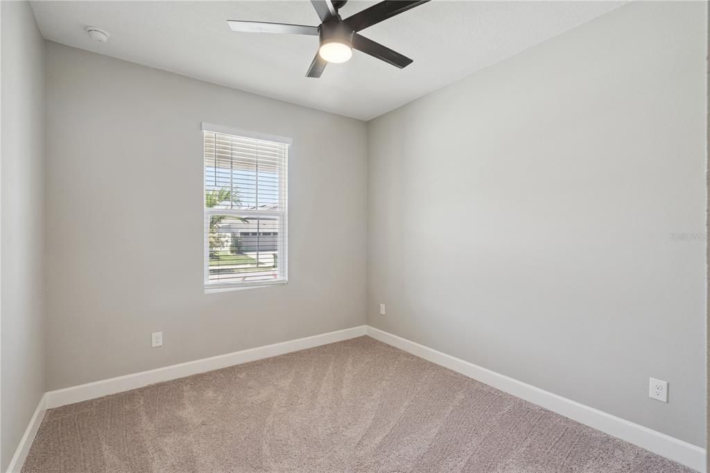 Activo con contrato: $449,000 (4 camas, 3 baños, 2291 Pies cuadrados)