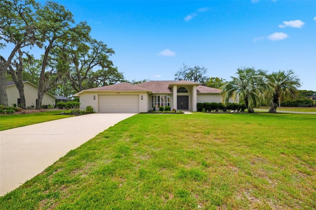 Active With Contract: $369,900 (3 beds, 2 baths, 1915 Square Feet)