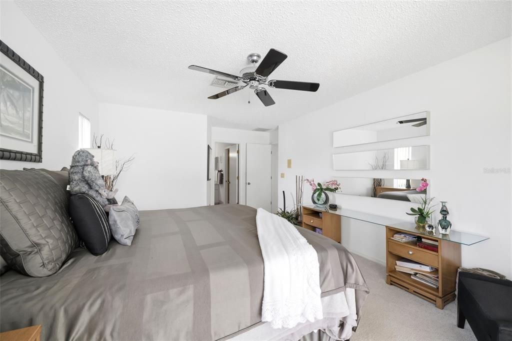 Active With Contract: $369,900 (3 beds, 2 baths, 1915 Square Feet)