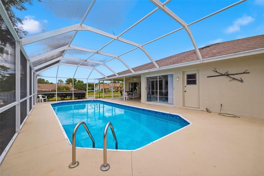 Active With Contract: $369,900 (3 beds, 2 baths, 1915 Square Feet)