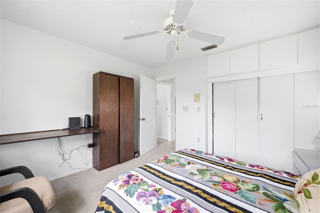 Active With Contract: $369,900 (3 beds, 2 baths, 1915 Square Feet)