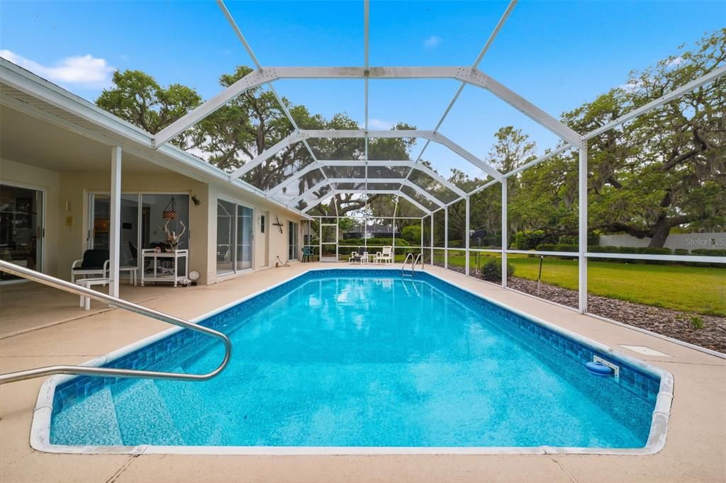 Active With Contract: $369,900 (3 beds, 2 baths, 1915 Square Feet)