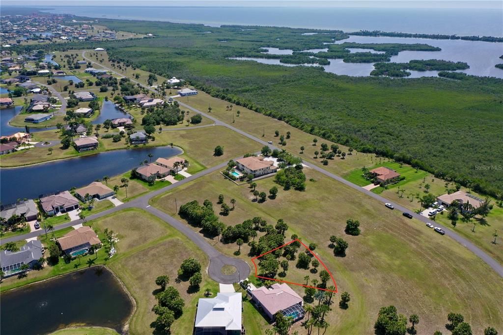 На продажу: $29,500 (0.26 acres)