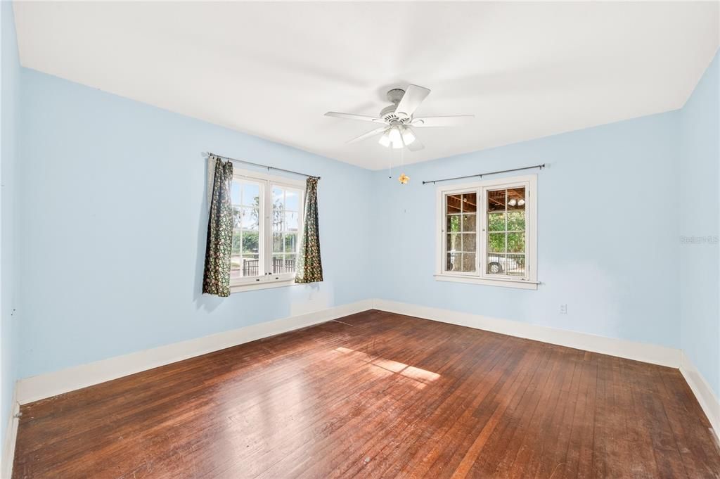 For Sale: $699,000 (3 beds, 2 baths, 2168 Square Feet)