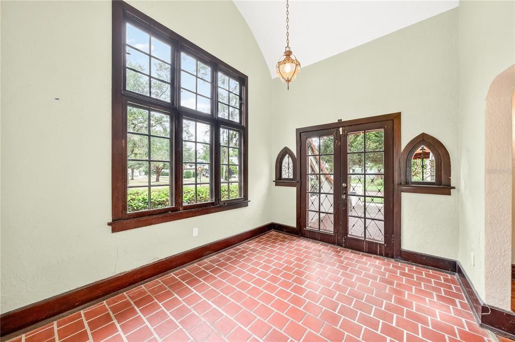 For Sale: $699,000 (3 beds, 2 baths, 2168 Square Feet)