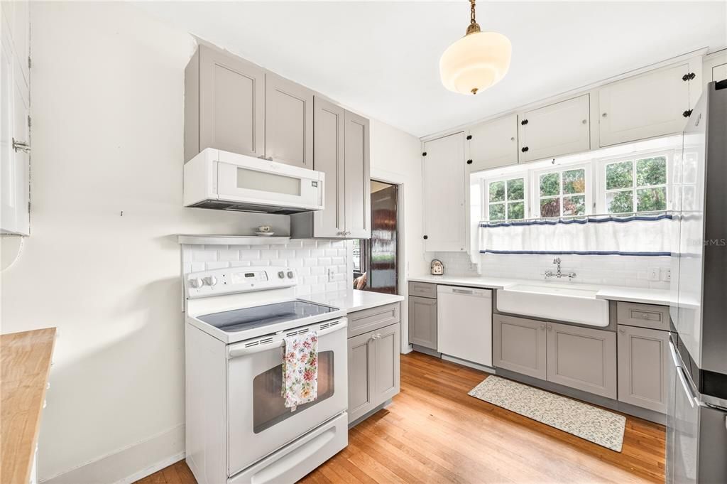 For Sale: $699,000 (3 beds, 2 baths, 2168 Square Feet)