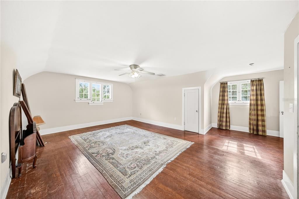 For Sale: $699,000 (3 beds, 2 baths, 2168 Square Feet)