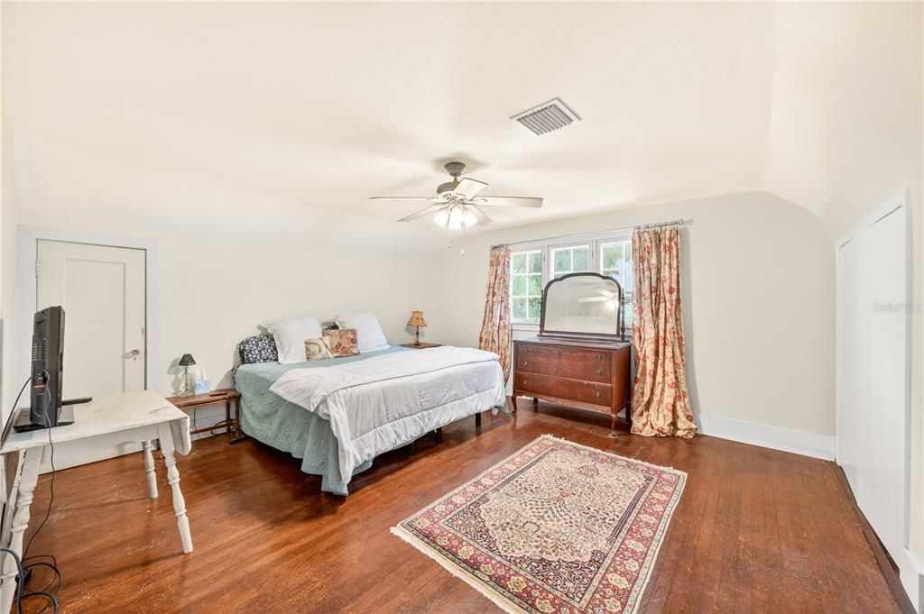 For Sale: $699,000 (3 beds, 2 baths, 2168 Square Feet)