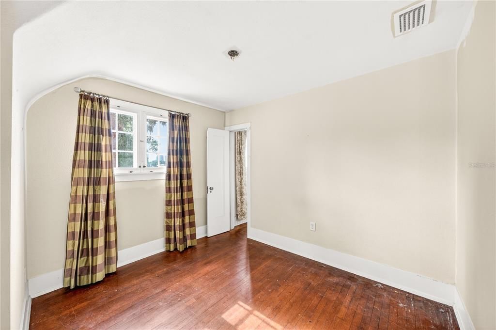For Sale: $699,000 (3 beds, 2 baths, 2168 Square Feet)