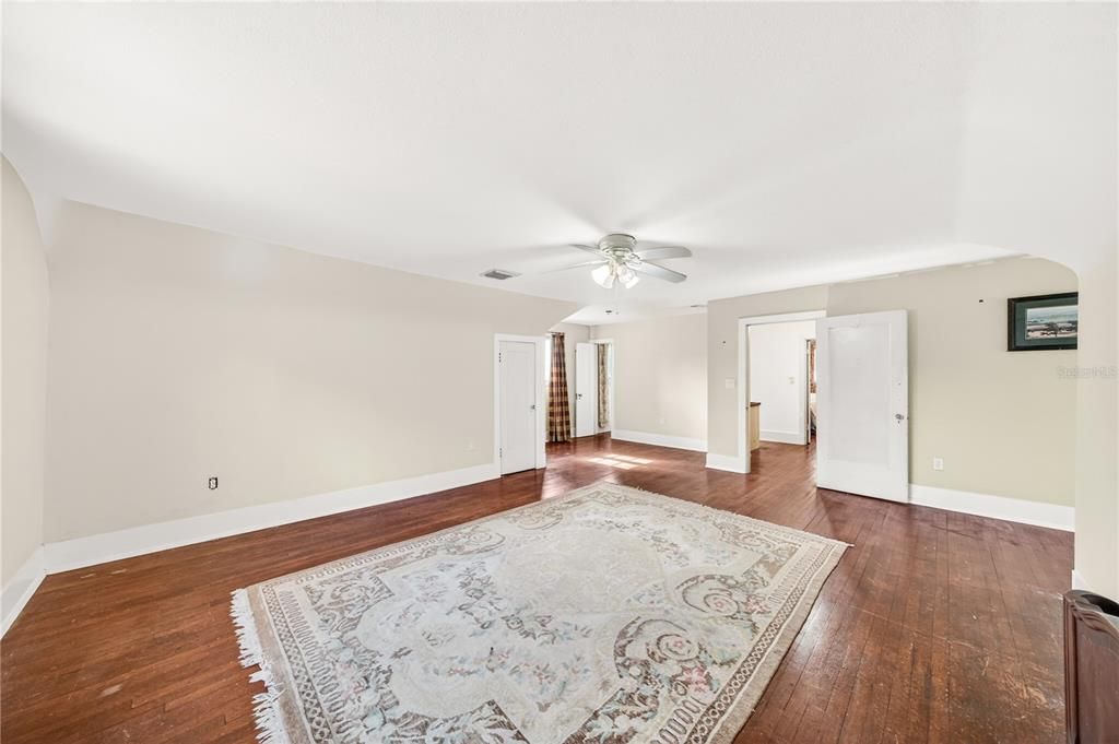 For Sale: $699,000 (3 beds, 2 baths, 2168 Square Feet)