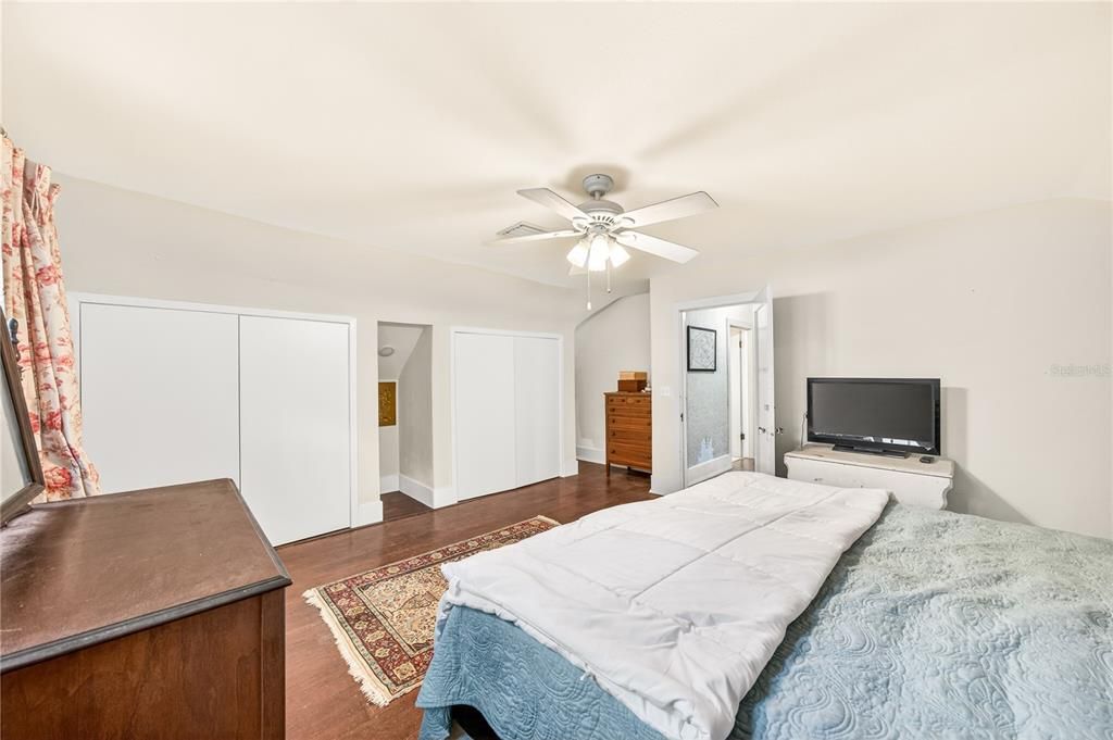 For Sale: $699,000 (3 beds, 2 baths, 2168 Square Feet)