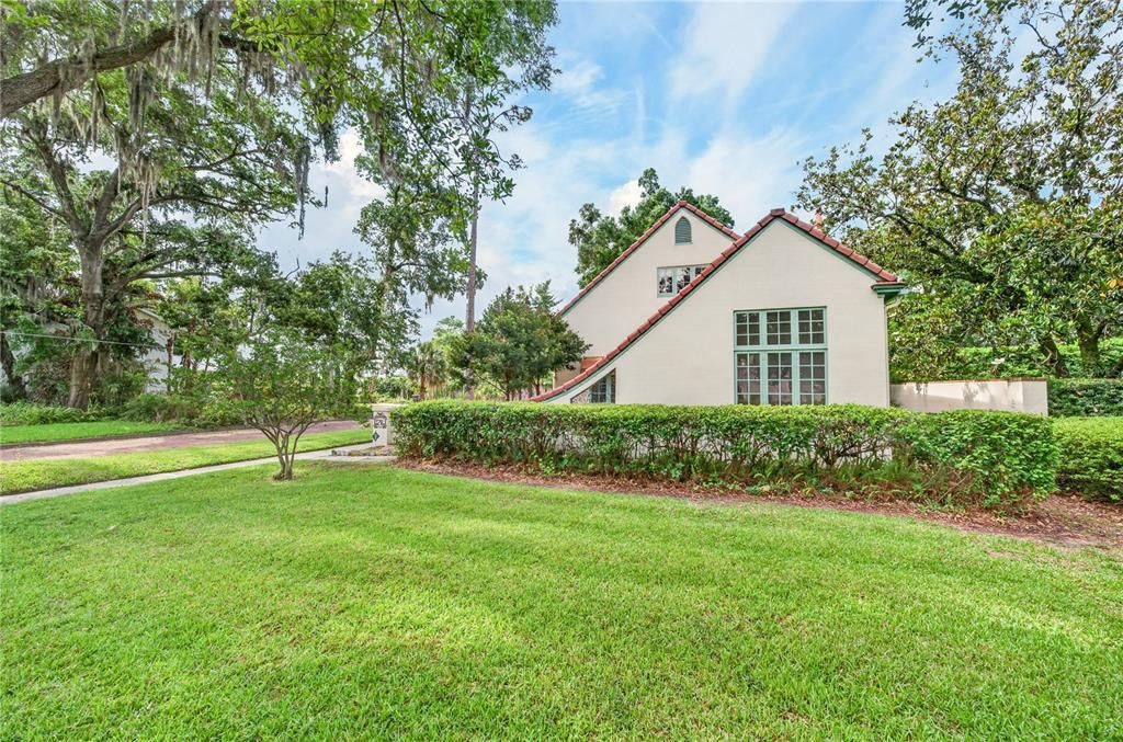 For Sale: $699,000 (3 beds, 2 baths, 2168 Square Feet)