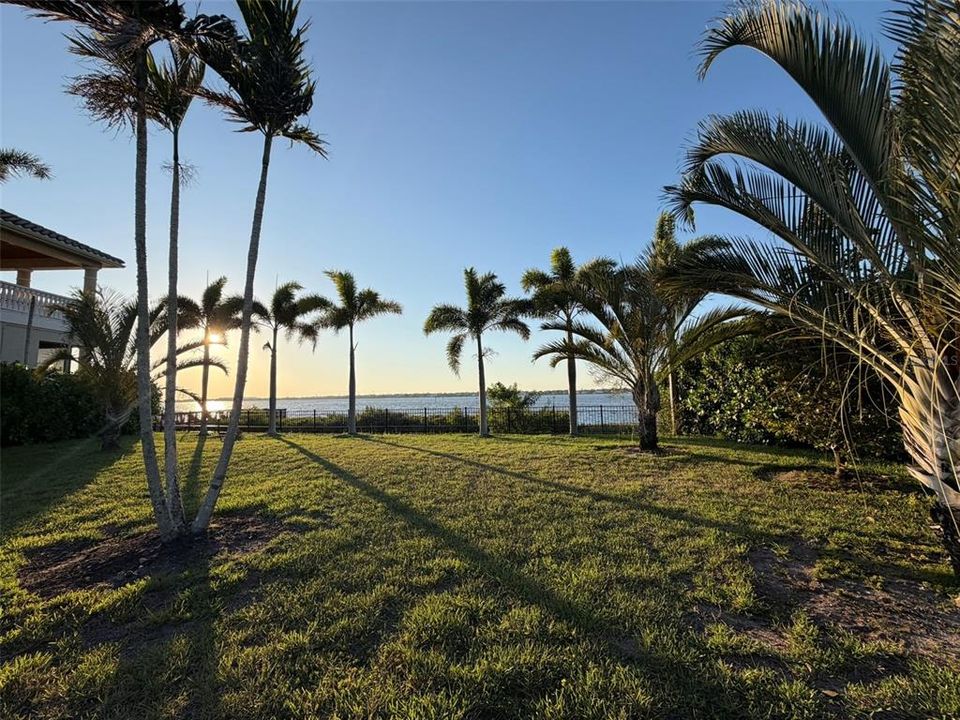 For Sale: $800,000 (0.36 acres)