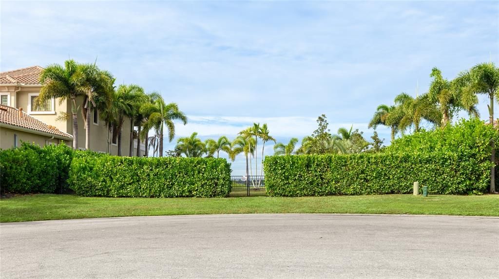 For Sale: $800,000 (0.36 acres)