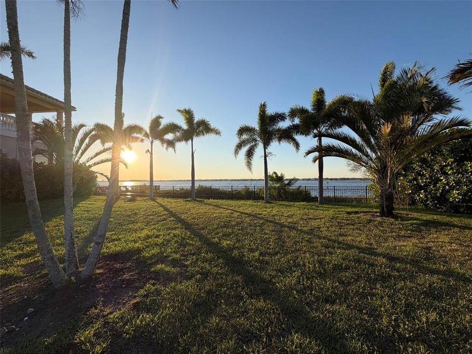 For Sale: $800,000 (0.36 acres)