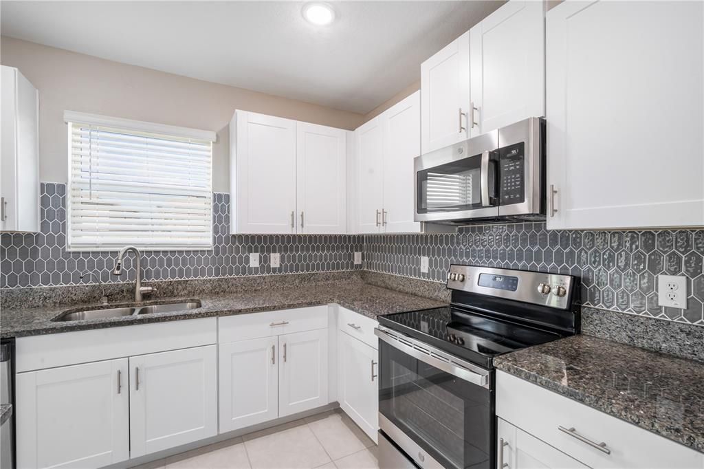 В аренду: $2,850 (4 спален, 2 ванн, 2582 Квадратных фут)