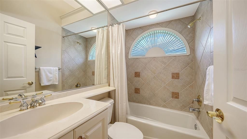 En Venta: $1,249,000 (4 camas, 4 baños, 3441 Pies cuadrados)