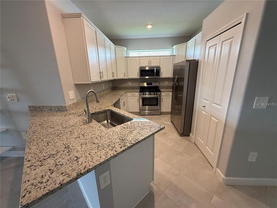 На продажу: $349,000 (2 спален, 2 ванн, 1557 Квадратных фут)