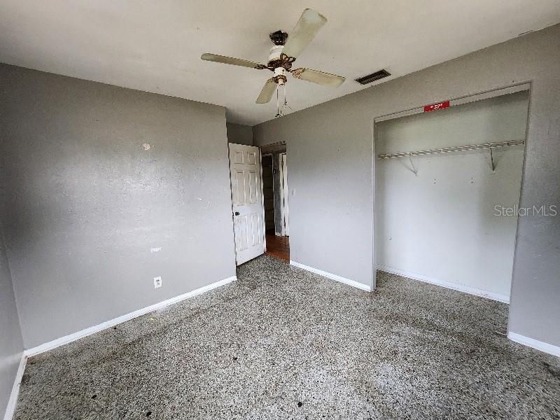 Activo con contrato: $100,000 (3 camas, 1 baños, 894 Pies cuadrados)