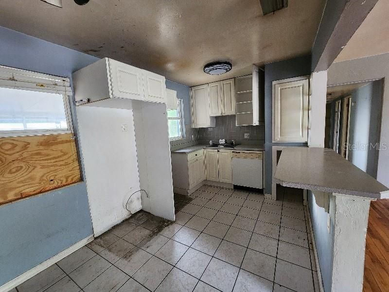 Activo con contrato: $100,000 (3 camas, 1 baños, 894 Pies cuadrados)