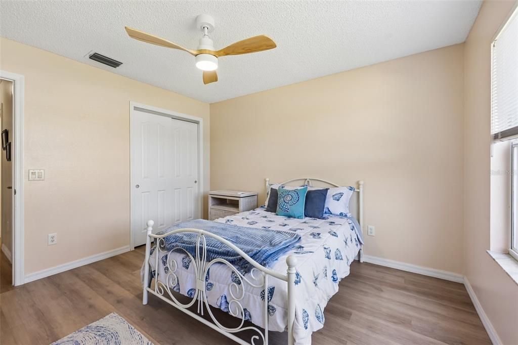 Activo con contrato: $335,000 (3 camas, 2 baños, 1392 Pies cuadrados)