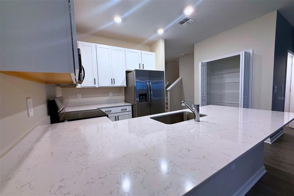 For Rent: $1,750 (3 beds, 2 baths, 1828 Square Feet)